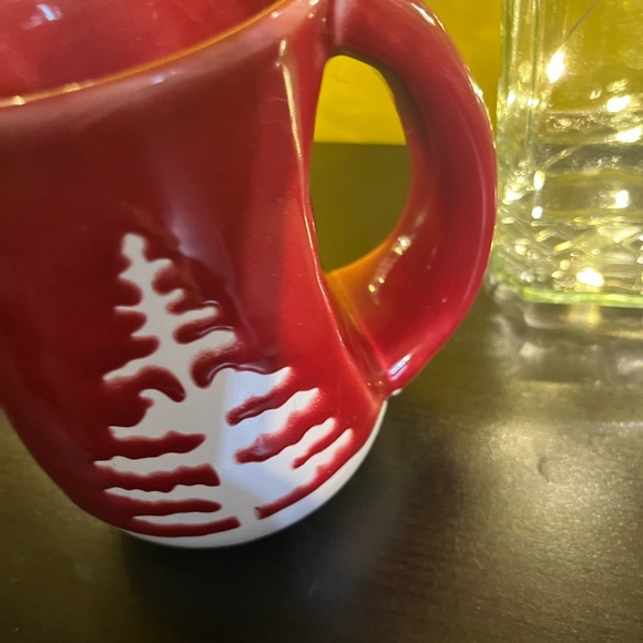 Cozy Red and White Evergreen Tree Design Mug - Picture 4 of 8